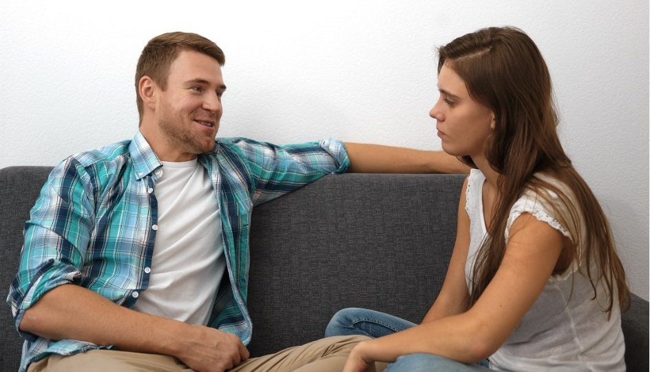 - Мама захотела дачу на Новый год, я взял кредит. Платить будешь ты, мы так решили! — заявил муж