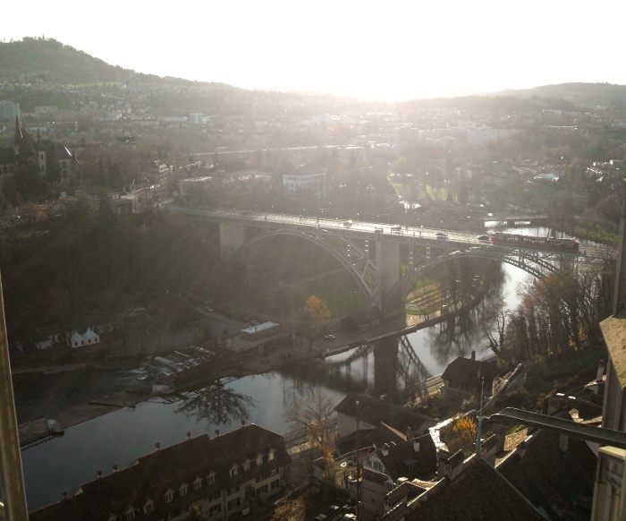 да, снег там выпадает совсем не часто... но столица Швейцарии всё равно хороша! особенно в утренних лучах