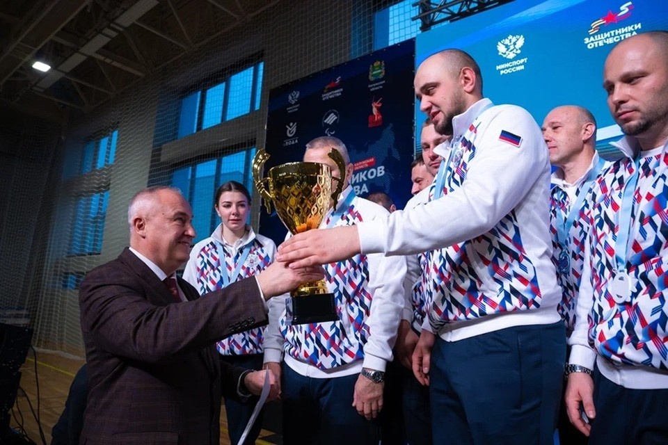    Команда ветеранов СВО из ДНР стала призером «Кубка Защитников Отечества» по волейболу сидя. Фото: Защитники Отечества в ДНР