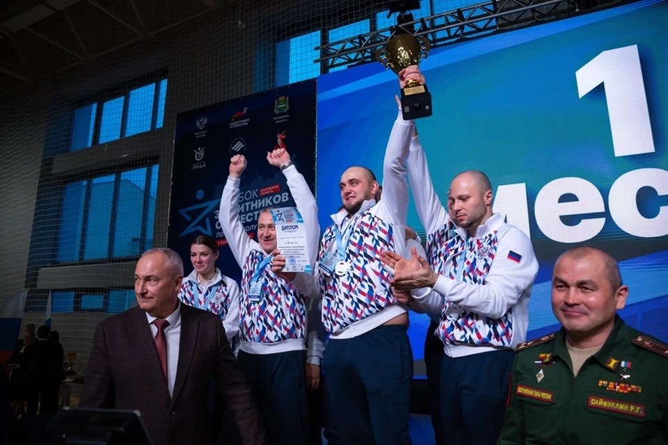    Команда ветеранов СВО из ДНР стала призером «Кубка Защитников Отечества» по волейболу сидя. Фото: Защитники Отечества в ДНР