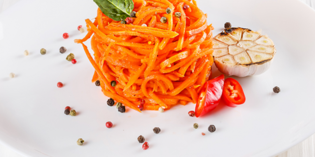 Корейская морковь в белковом салате