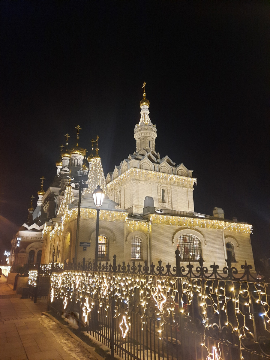 Церковь чудотворной иконы Божией Матери Всех Скорбящих Радость (с грошиками)