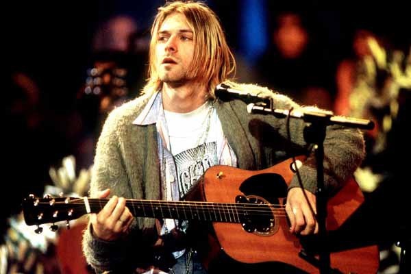 Курт на MTV Unplugged 1993, акустическая версия песни