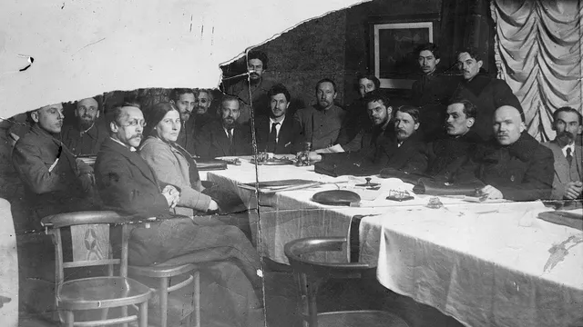 Серафима Гопнер среди руководителей КП(б)У в 1919 году. Википедия