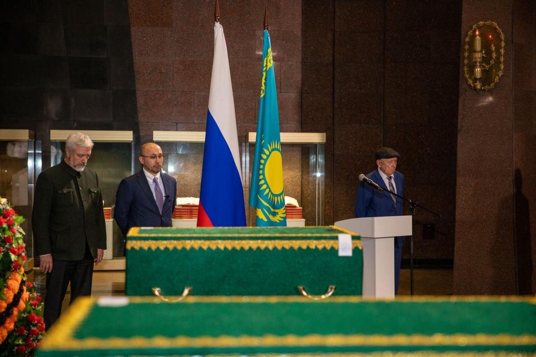 Останки двух бойцов из Казахстана, погибших на Псковской земле в 1943 году, переданы для захоронения на родину
Фото: пресс-служба Музея Победы