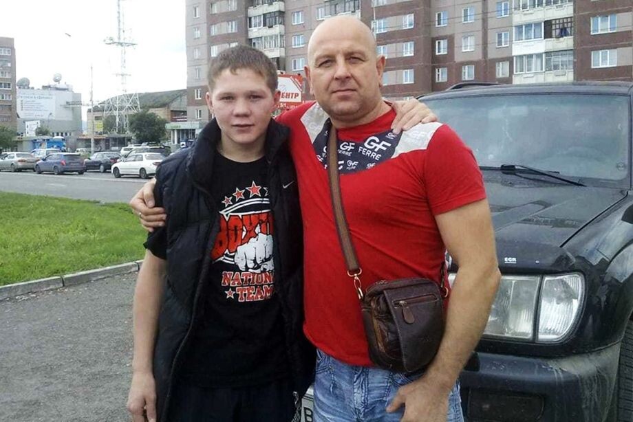 Из личного архива Петра, фото из юности.