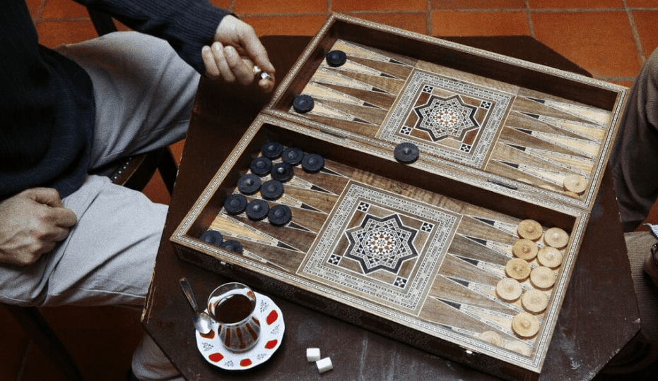 Первая работа: Зато в КБ я научился играть в шеш-беш