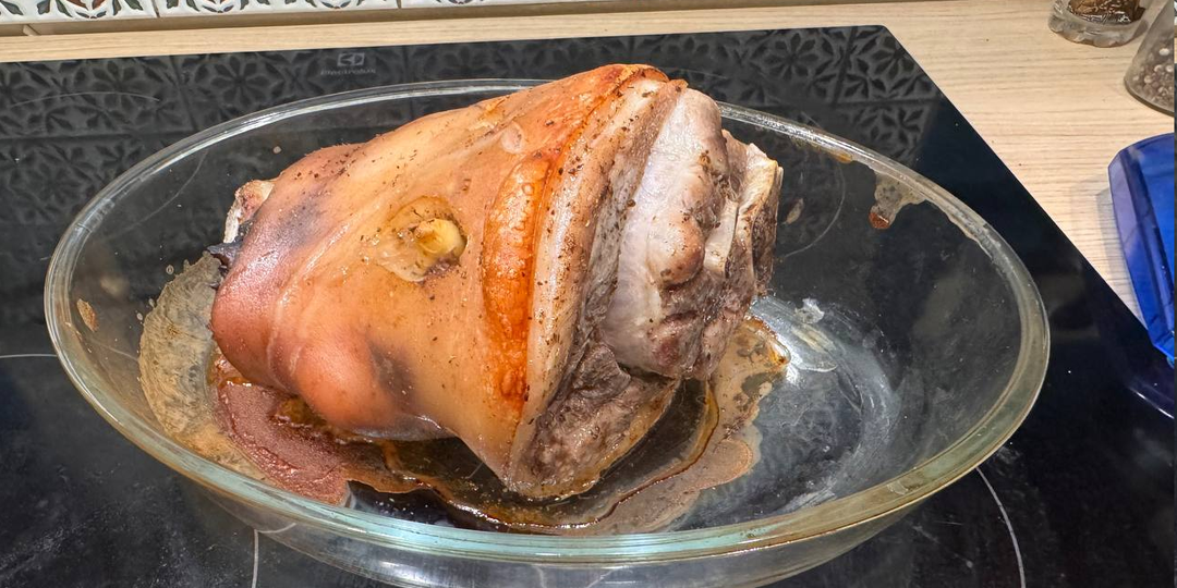 Свиная рулька запеченная в духовке в фольге - ленивое вкусное мясное угощение