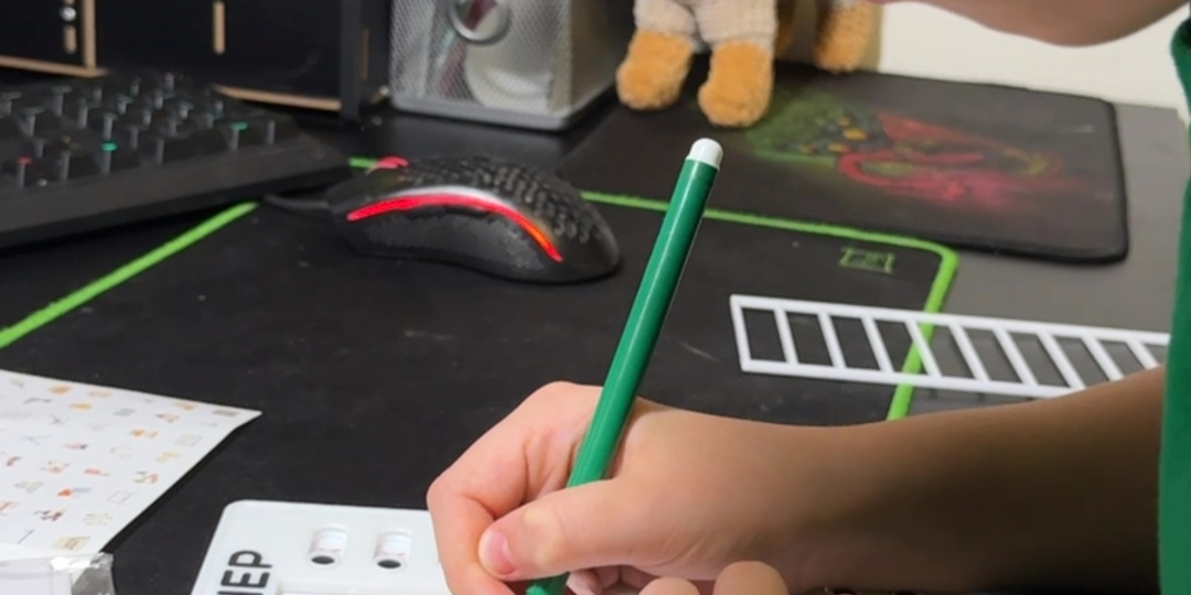 Почему современные дети так часто плачут и “ломаются” — и это вообще не про слабость