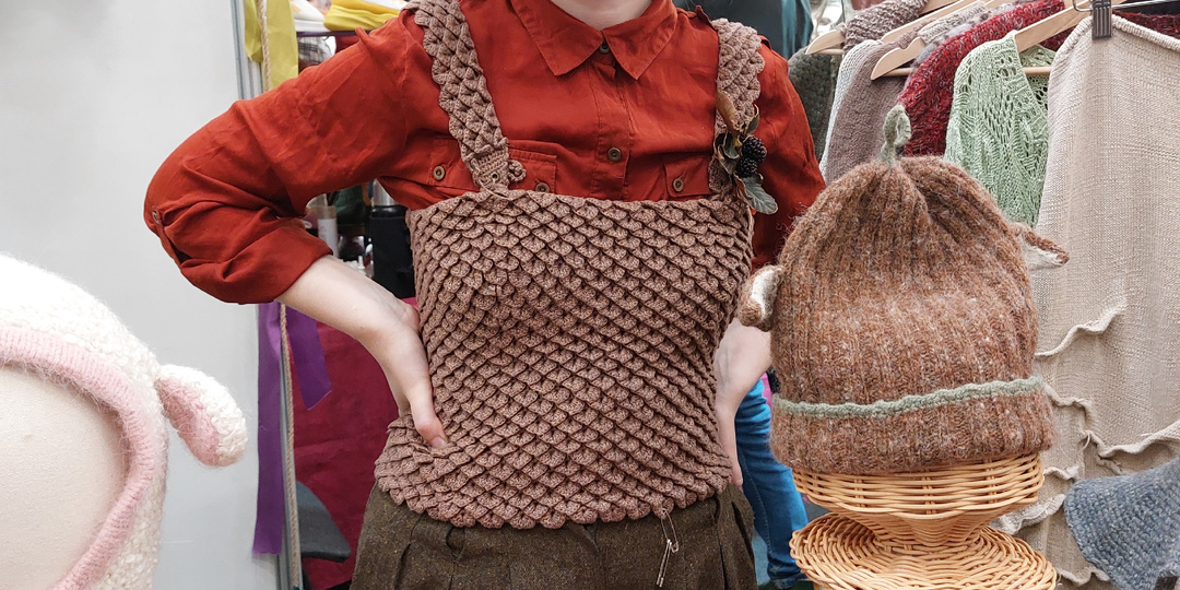 Петербург.Цене на изделия этого молодого таланта позавидуют даже мастера со стажем. Знакомство на ярмарке "Бохо-штучки"