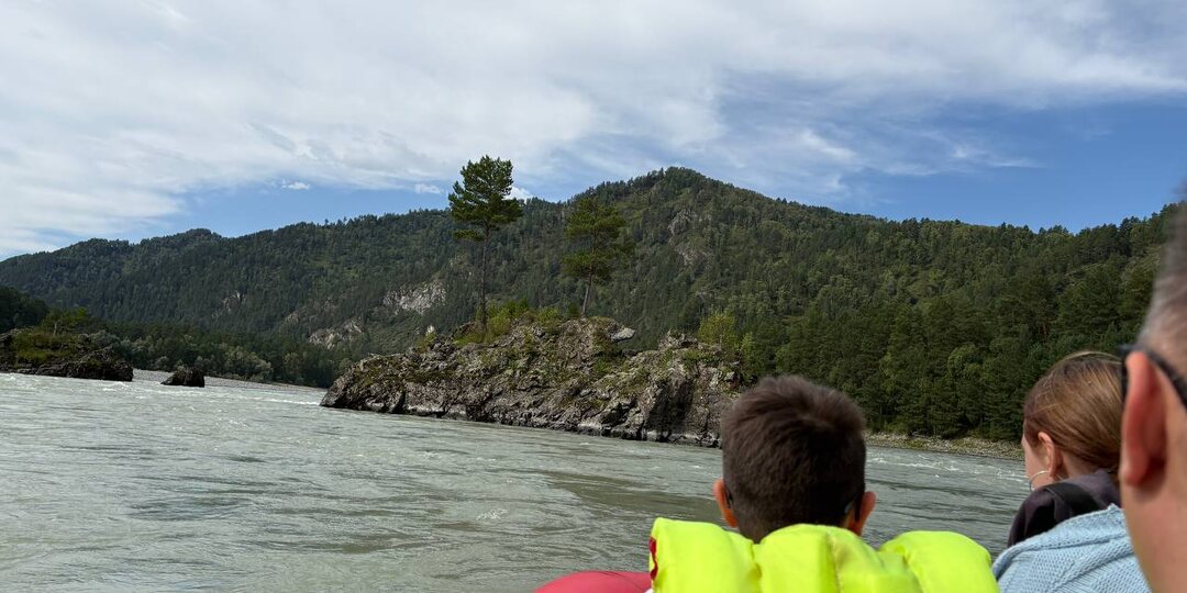 Дорога к тишине: от "веселого" Камышлинского водопада до "задумчивых" берегов Катуни