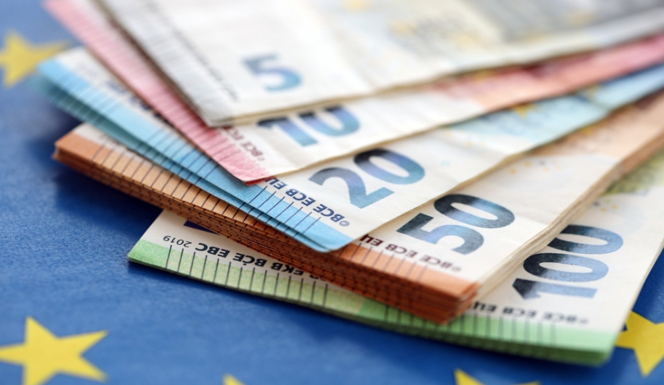 Двойные стандарты. Европу уличили в странной игре — деньги идут Москве, а не Киеву