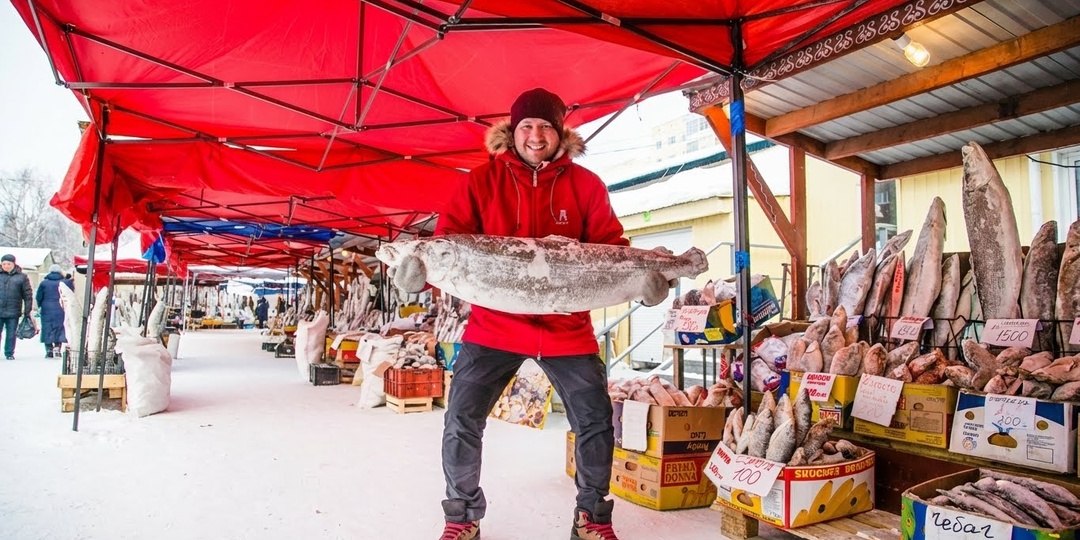 Самый холодный рынок в мире, где молоко продают в виде полумесяца, а мясо нарезают электропилой при -50°C