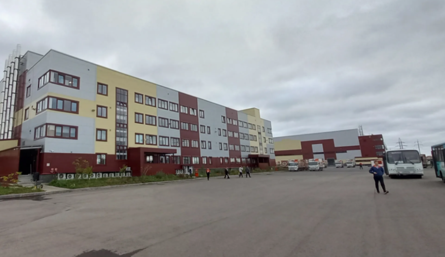 Так выглядит РЦ Красное и Белое в Ярославле снаружи