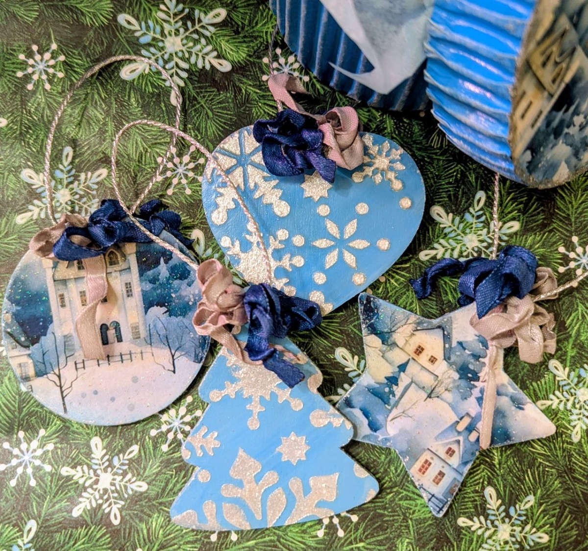 Набор новогодних подвесок "Домики"