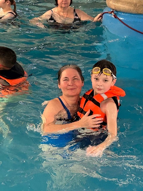 На фото Татьяна Игоревна Лебедь с 10-ти летним  племянником Глебом.