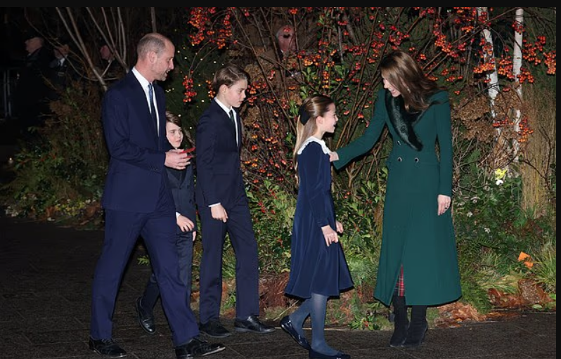 Принц и принцесса Уэльские с детьми