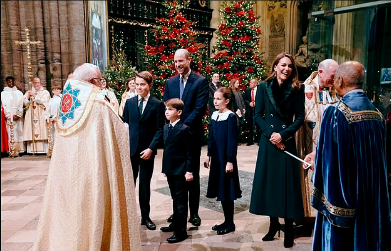 Принц и принцесса Уэльские с детьми