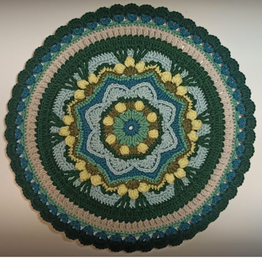    Один из вариантов зимней мандалы в исполнении Дарьи   
Источник: Дарья Насибулина для Креаликума