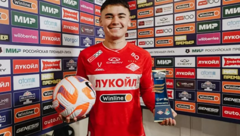 «Игрок такого уровня должен забивать»: Вадим Романов нашел виновного в потере очков и публично отчитал самую дорогую звезду