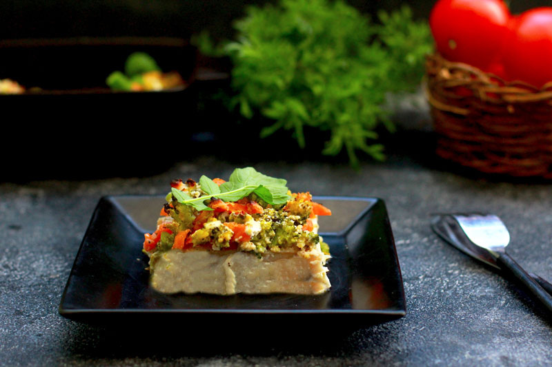 Минтай под «шубой» из брокколи и моркови