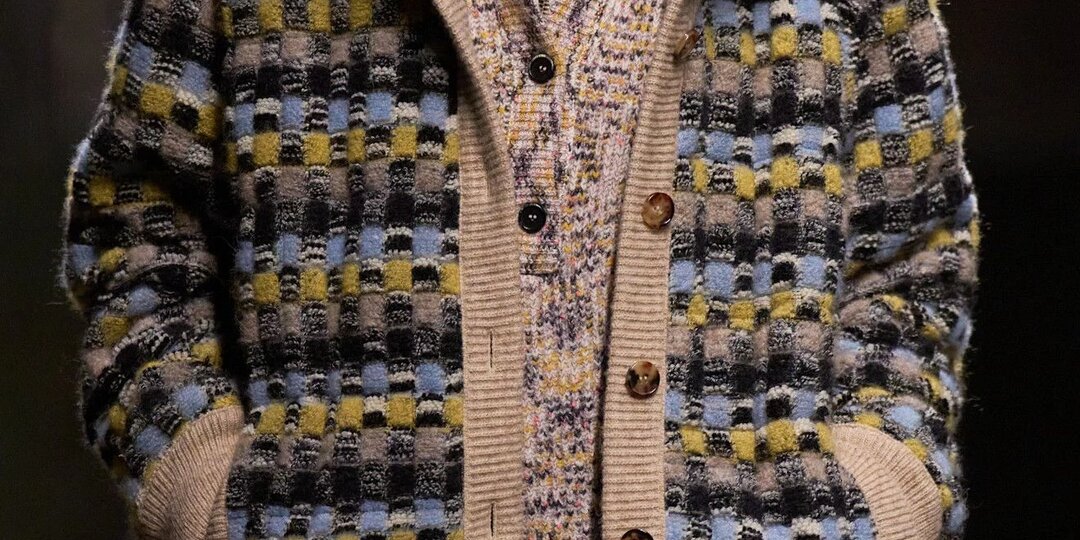 7 самых модных свитеров и кардиганов сезона, которые дополнят зимний гардероб