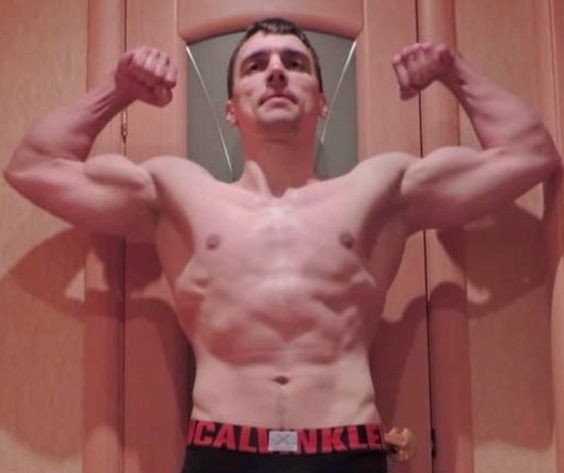 На этом фото не я, а мой ученик, натуральный атлет.