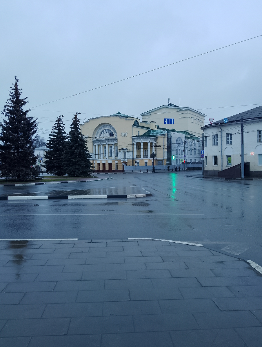 Тот самый театр драмы Федора Волкова, фото автора 