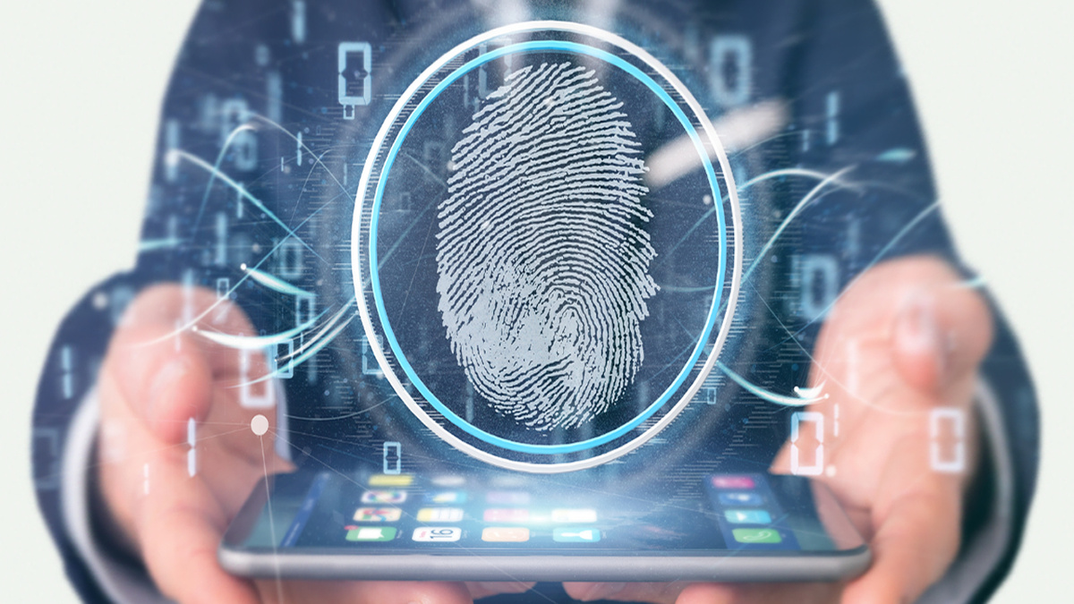 МВД советует отказаться от биометрии в банковских приложениях