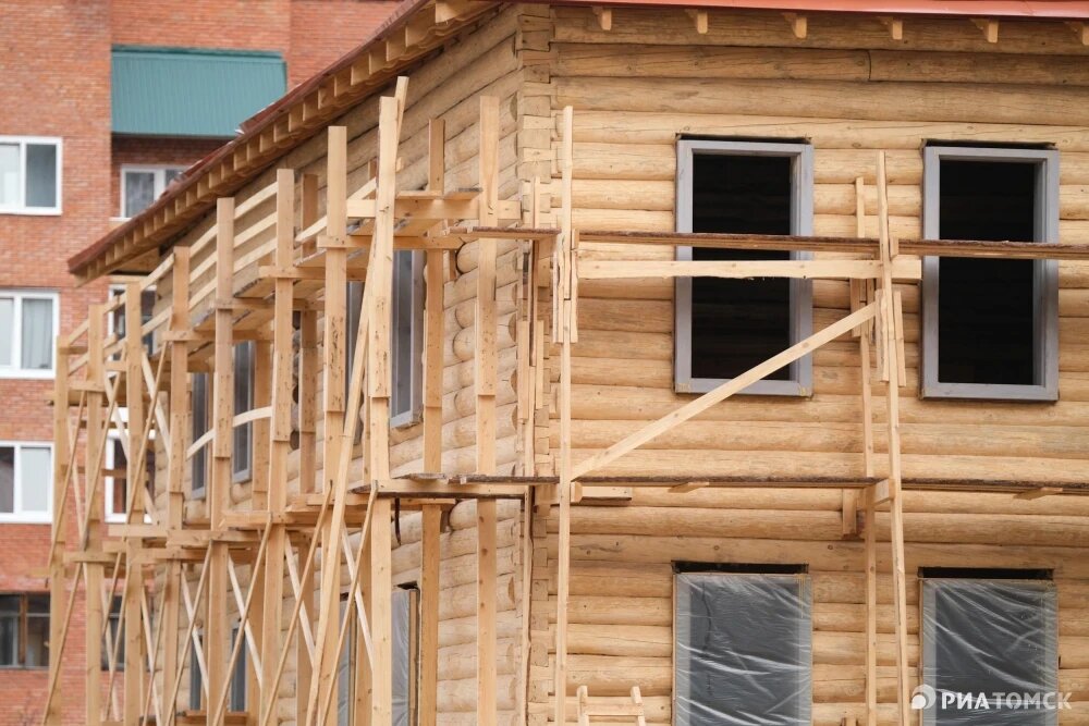      Дом усадьбы Акулова на улице Гоголя, 14/3. Восстановление по программе "Дом за рубль", © РИА Томск. Никита Гольцов