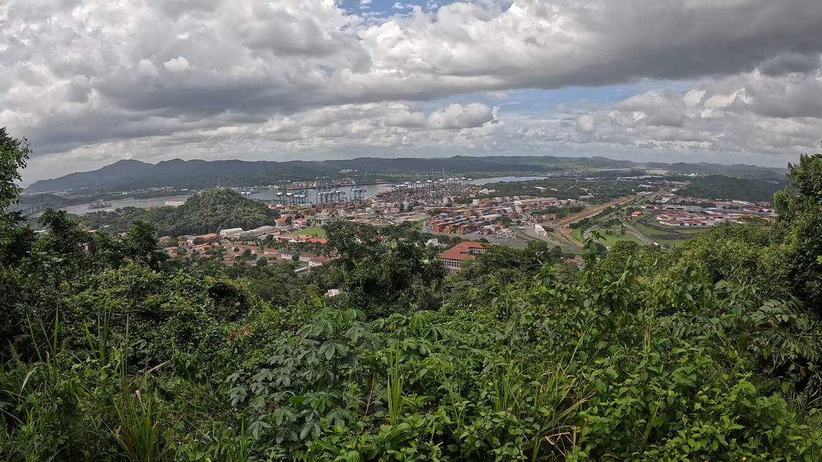 Вид на канал с холма Анкон