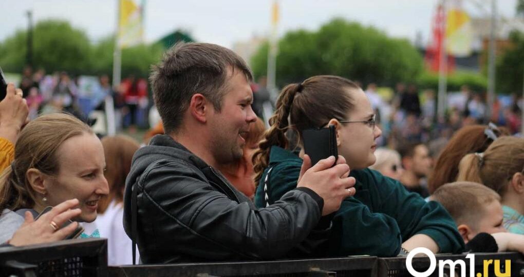 На концерт Xolidayboy в Омске остались сотни нераспроданных билетов