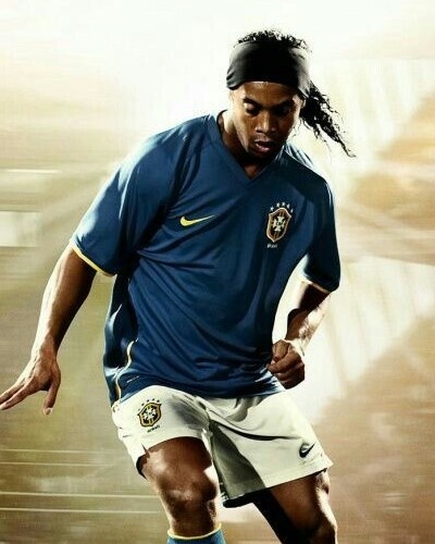 Роналдиньо. 