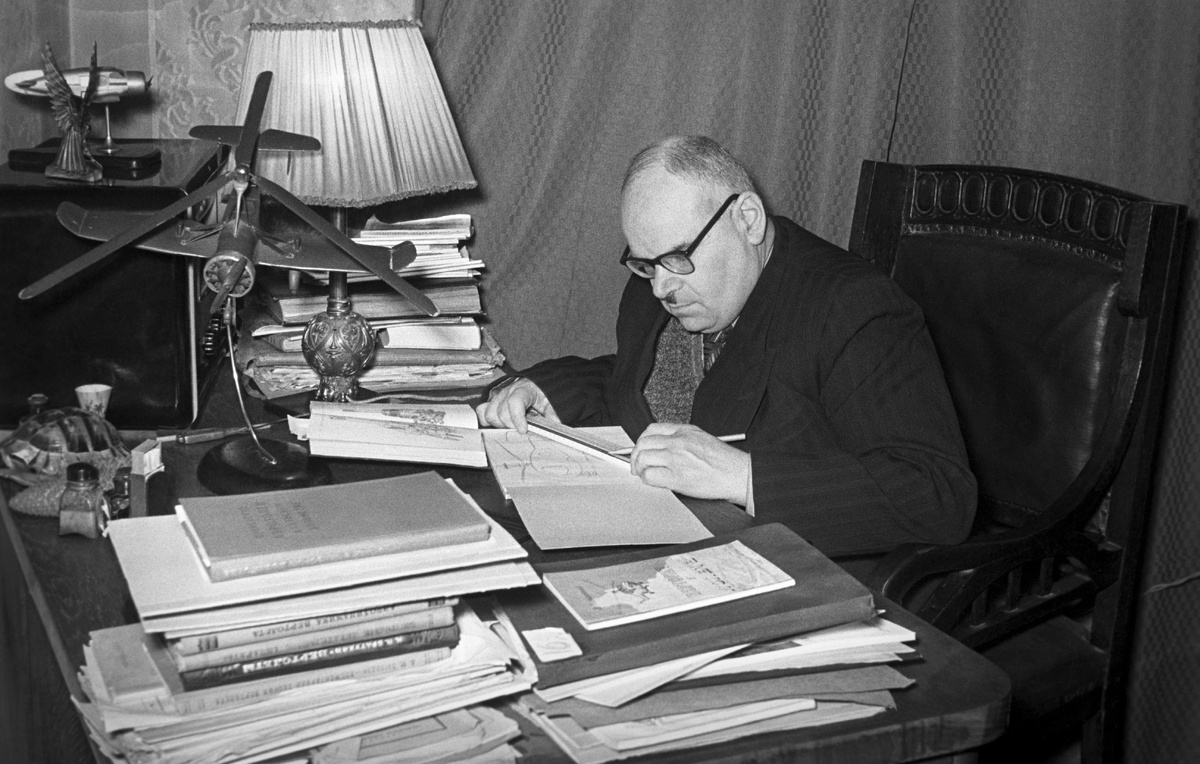    Николай Камов  Александр Лесс/ТАСС