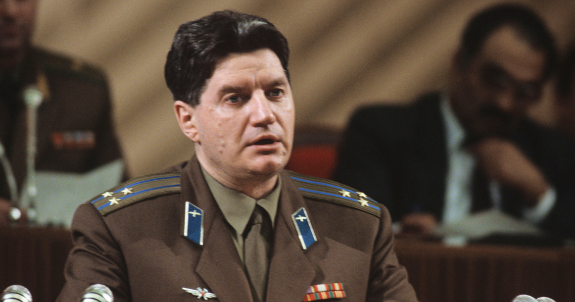 Виктор Алкснис