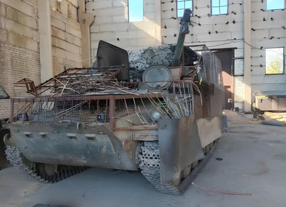   МТ-ЛБ c башней от гаубицы «Нона-С»