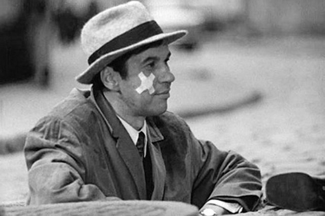 "Он шепелявил и стеснялся улыбаться, но покорил миллионы": Почему эпизодник Бурков стал народным любимцем