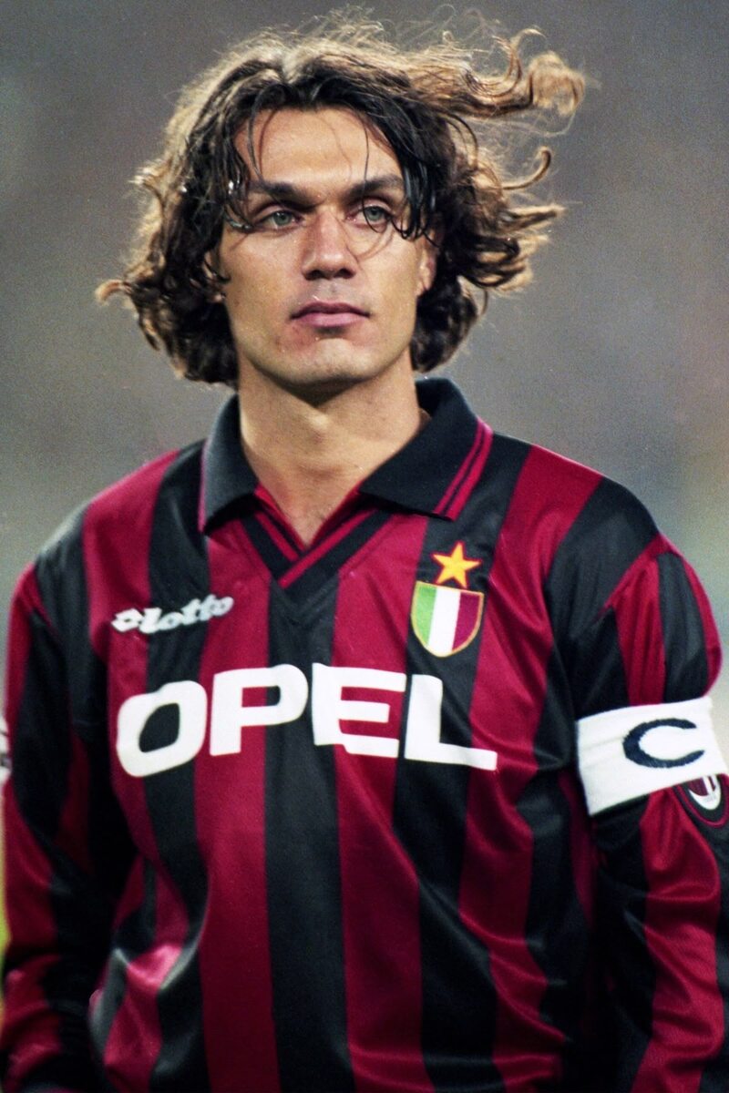 «С ним было очень тяжело. Он не останавливался. Он был большим, быстрым и техничным».
- Роналдо «Феномен» (бразильский нападающий, о дуэлях с Мальдини).
