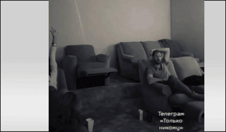    Меган Маркл настолько хочет нравиться публике, что засняла на камеру свою наигранную реакцию на победу команды. GIF видео с ТГ-канала "Только никому..."