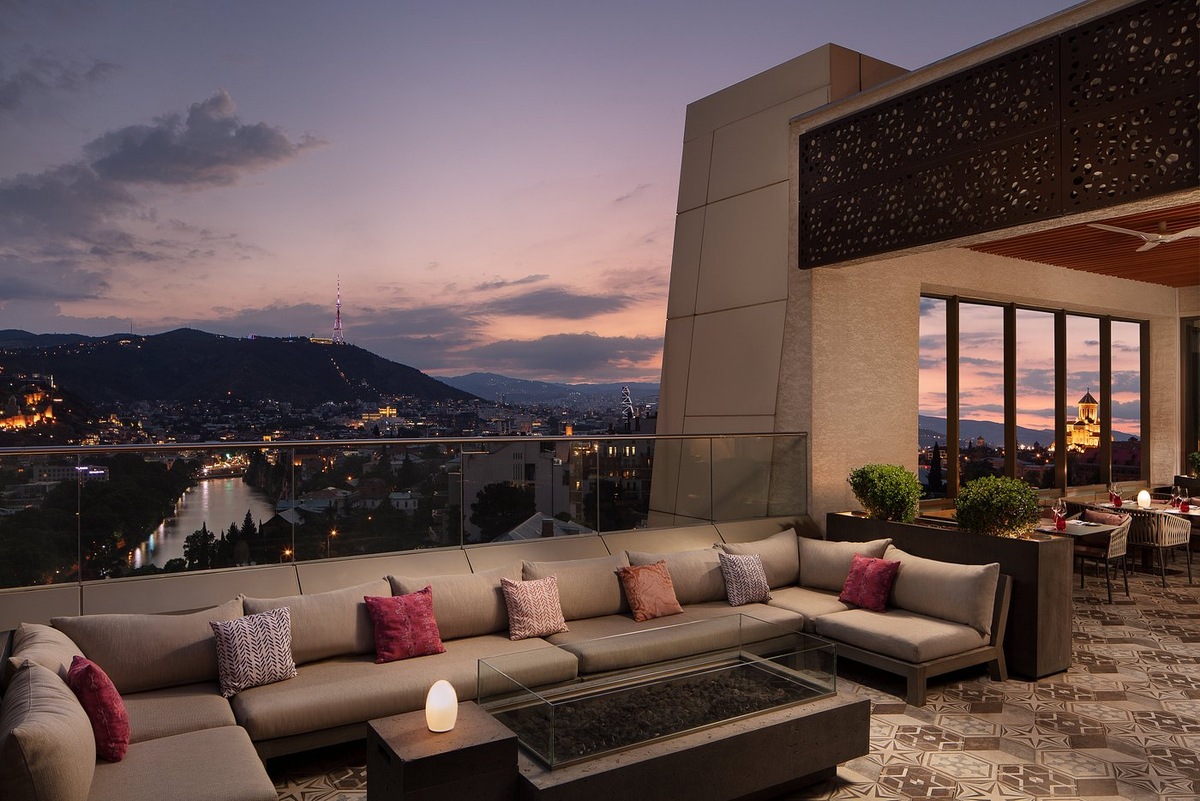 ресторан с видом на Тбилиси