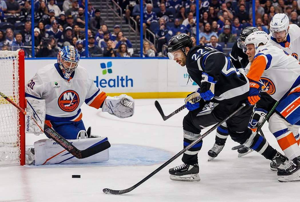 Илья Сорокин не пропустил от "Тампы". Фото: НХЛ