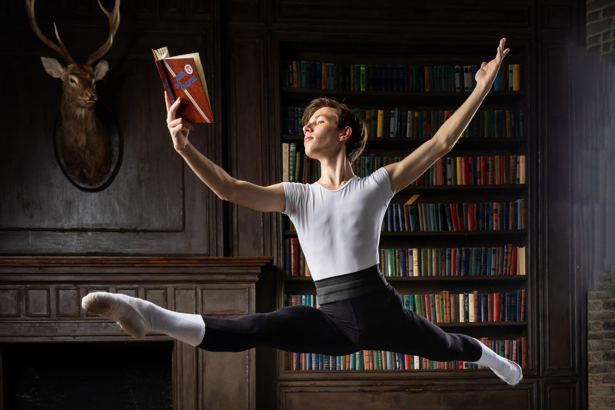 Конкурс в Московской государственной академии хореографии большой:  в год, когда поступал Ростислав, из 48 мальчиков отобрали 8, из 350 девочек -  40. Фото: Александр Скворцоав