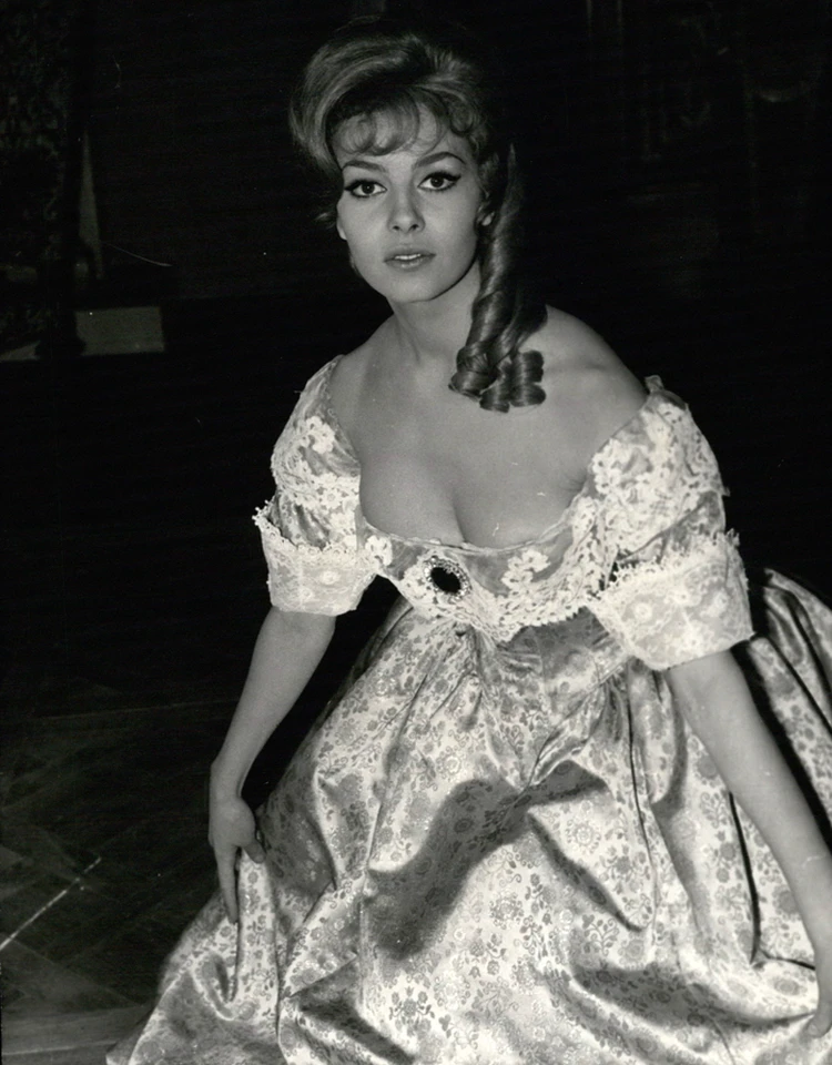 1 января 2026 года легендарной Анжелике исполнится 87 лет!