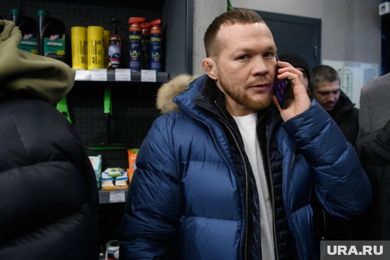 В 2021 году Ян принял участие в акции «Елка желаний», подарив мальчику с аутизмом спортивный батут
Фото: Илья Московец © URA.RU