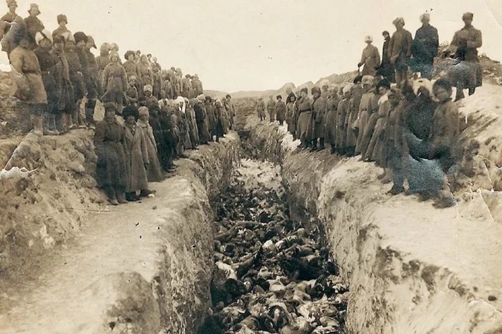 Ров с телами погибших от эпидемии