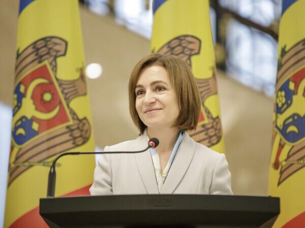 Санду отозвала госнаграды главы Федерации дзюдо и тренера по борьбе