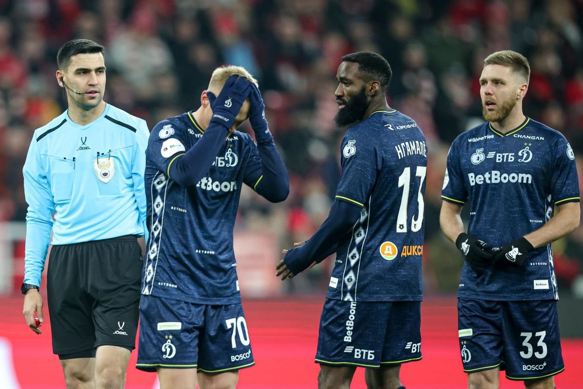 Сомнительно начал свой путь молодой судья Инал Танашев. От этого матча ему не "отмыться" никогда 