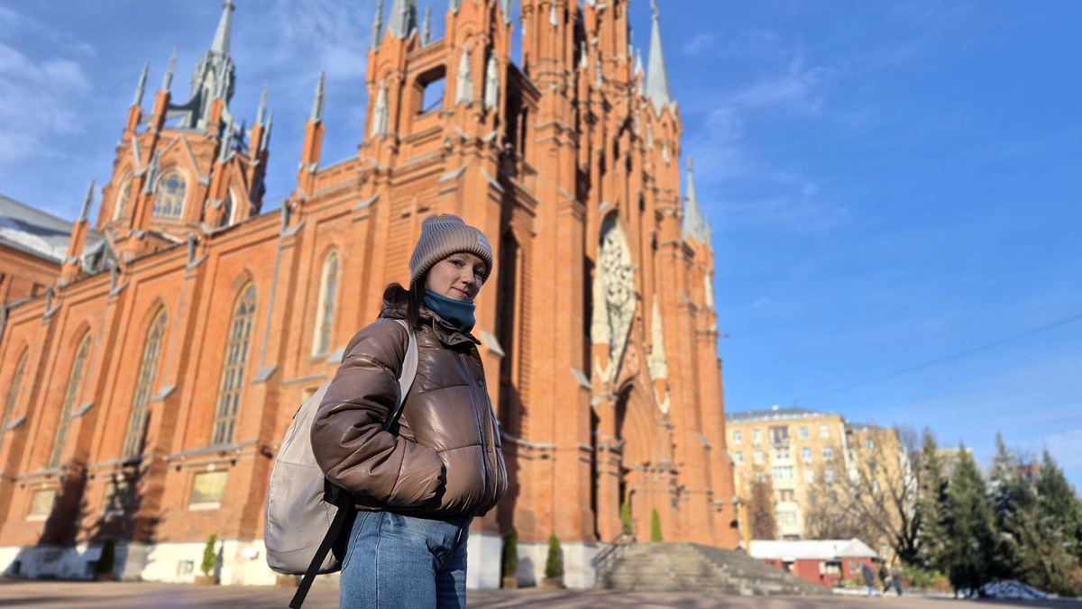 Собор Непорочного Зачатия Пресвятой Девы Марии — красивый готический храм, построенный московскими католиками в начале 20 века. Располагается по адресу ул. Малая Грузинская, д. 27/13