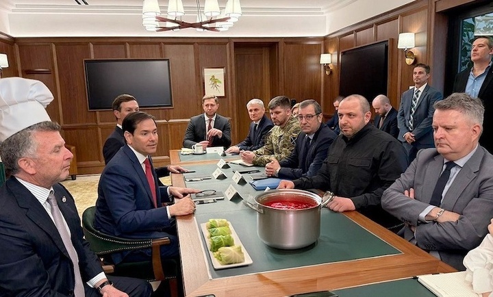 А было ли "мясо" в борще-то???)))