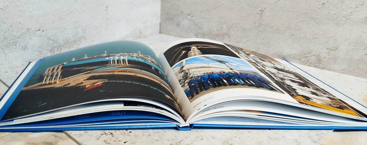 Тираж 1 500 экз. Формат 250 х 250 мм. Переплет 7 БЦ. 